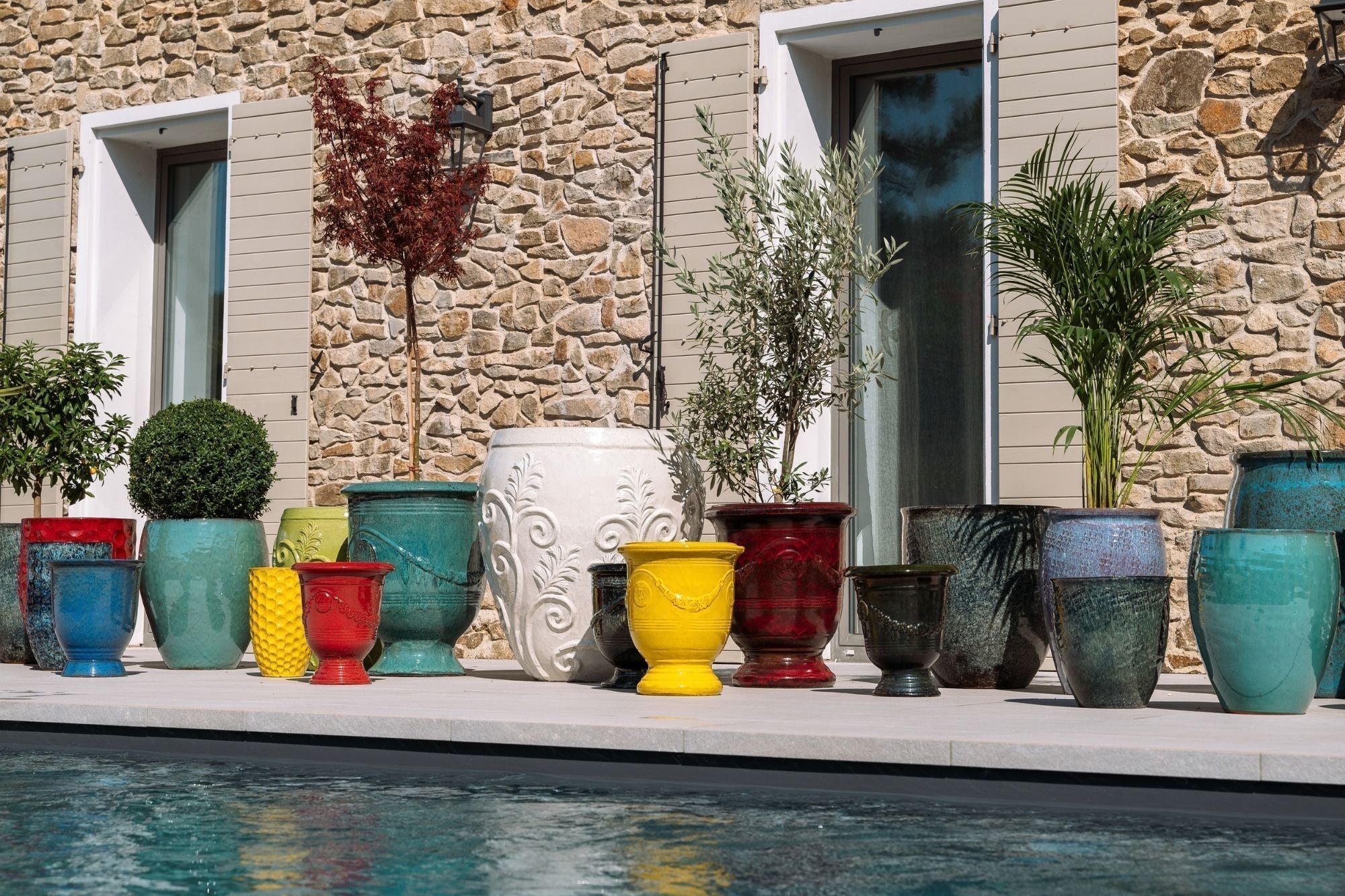 Comment choisir le bon pot de fleurs pour vos plantes : guide complet