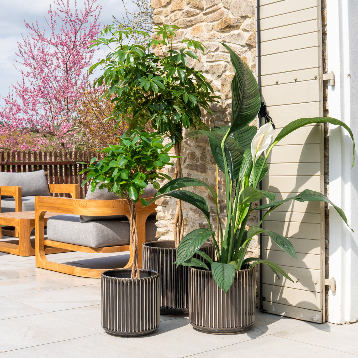 LONDON 42x39 cm, large outdoor handmade pot in glazed terracotta, frost-resistant, black