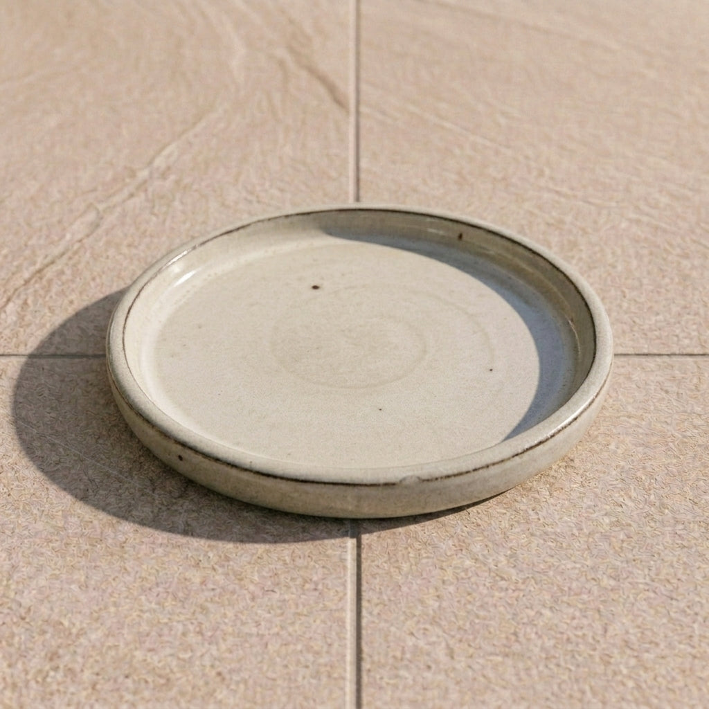 Ivory ceramic planter saucer – frost-resistant