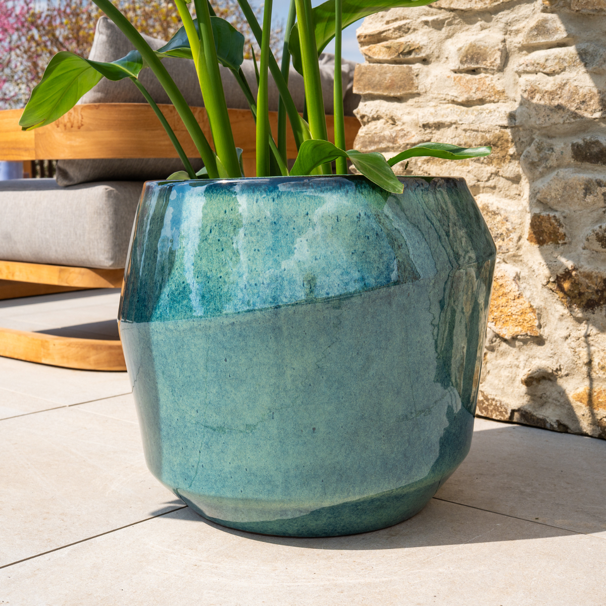 Pot Monaco décoratif 51x44 cm jade, détail du pot avec feuillage