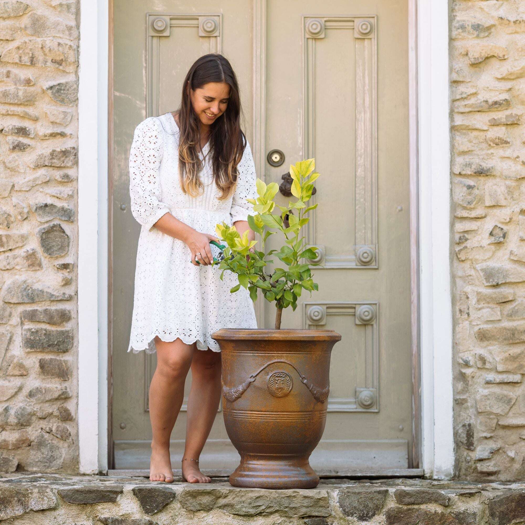 Pot RICHELIEU 46x56cm iron finished Provencelia