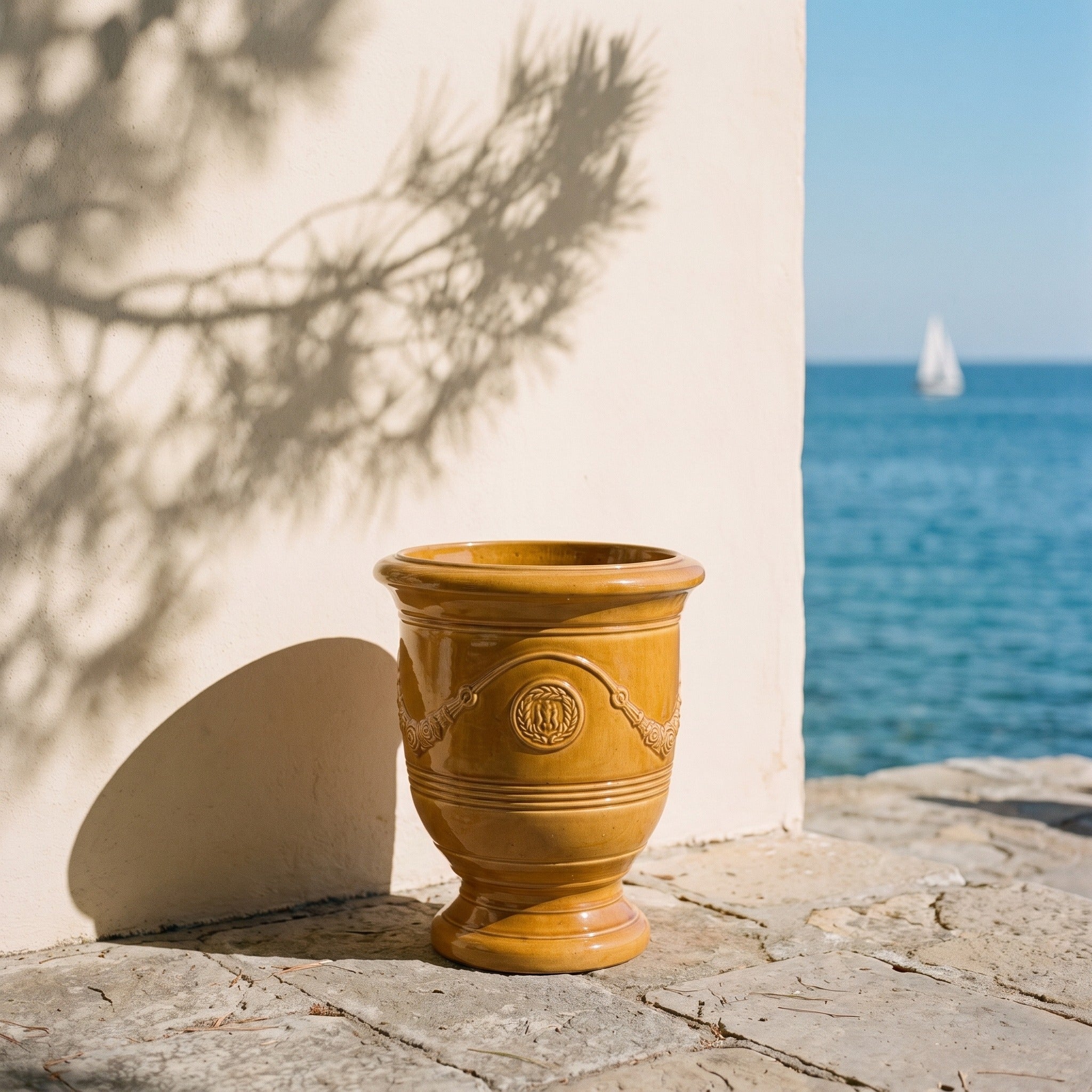 Provencelia RICHELIEU – glazed ceramic outdoor planter, Honey, XL 46 × 56 cm