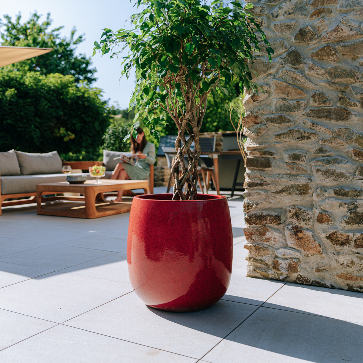 Round Socrate planter 40x49 cm Tropical Red glazed ceramic, with a tree on the terrace