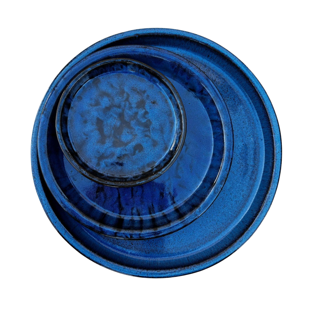 Soucoupe 24cm bleu antique faite à la main en terre cuite émaillée