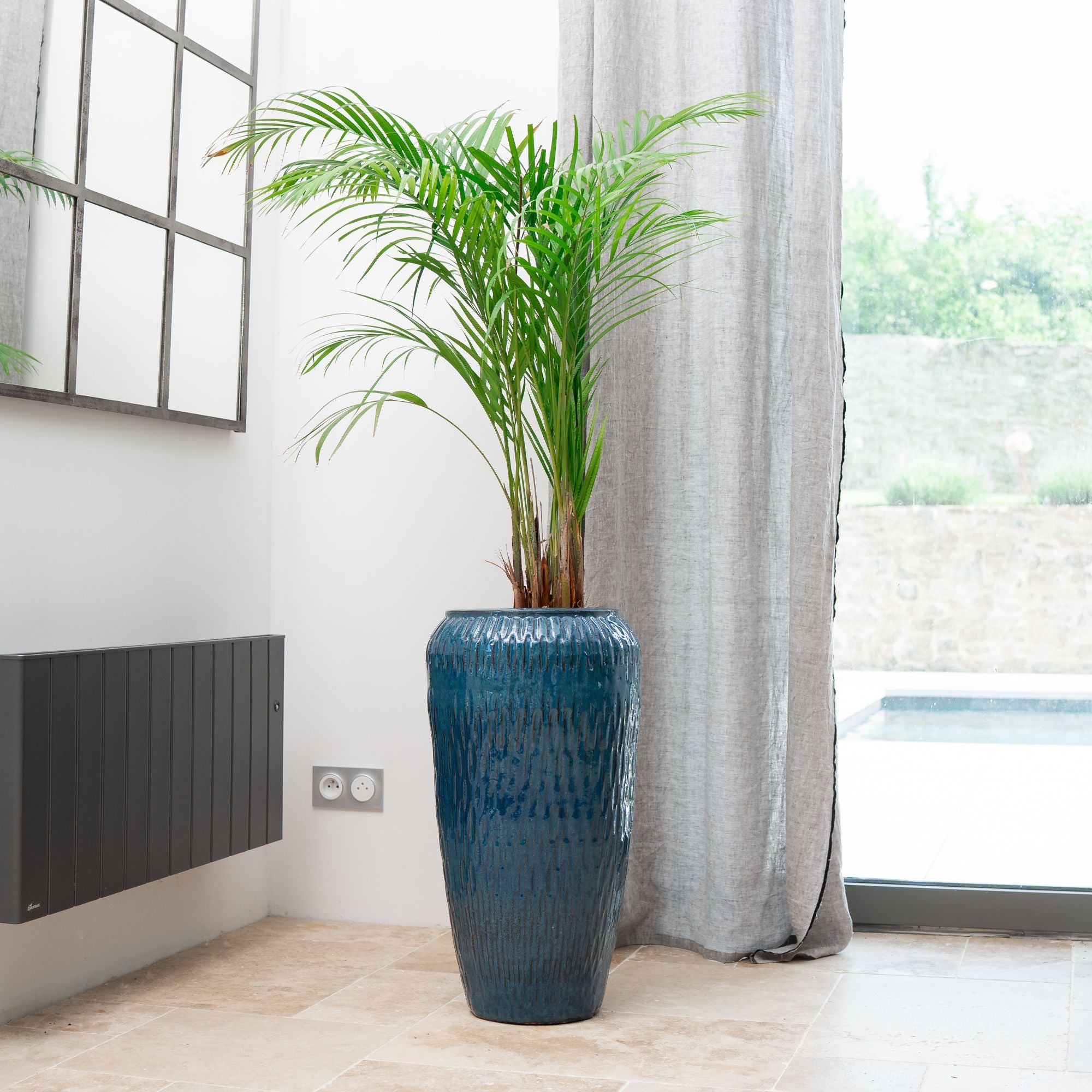 POMPADOUR 47x90cm bleu azur, pot de grande taille d'extérieur fait main en terre cuite émaillée, résistant au gel