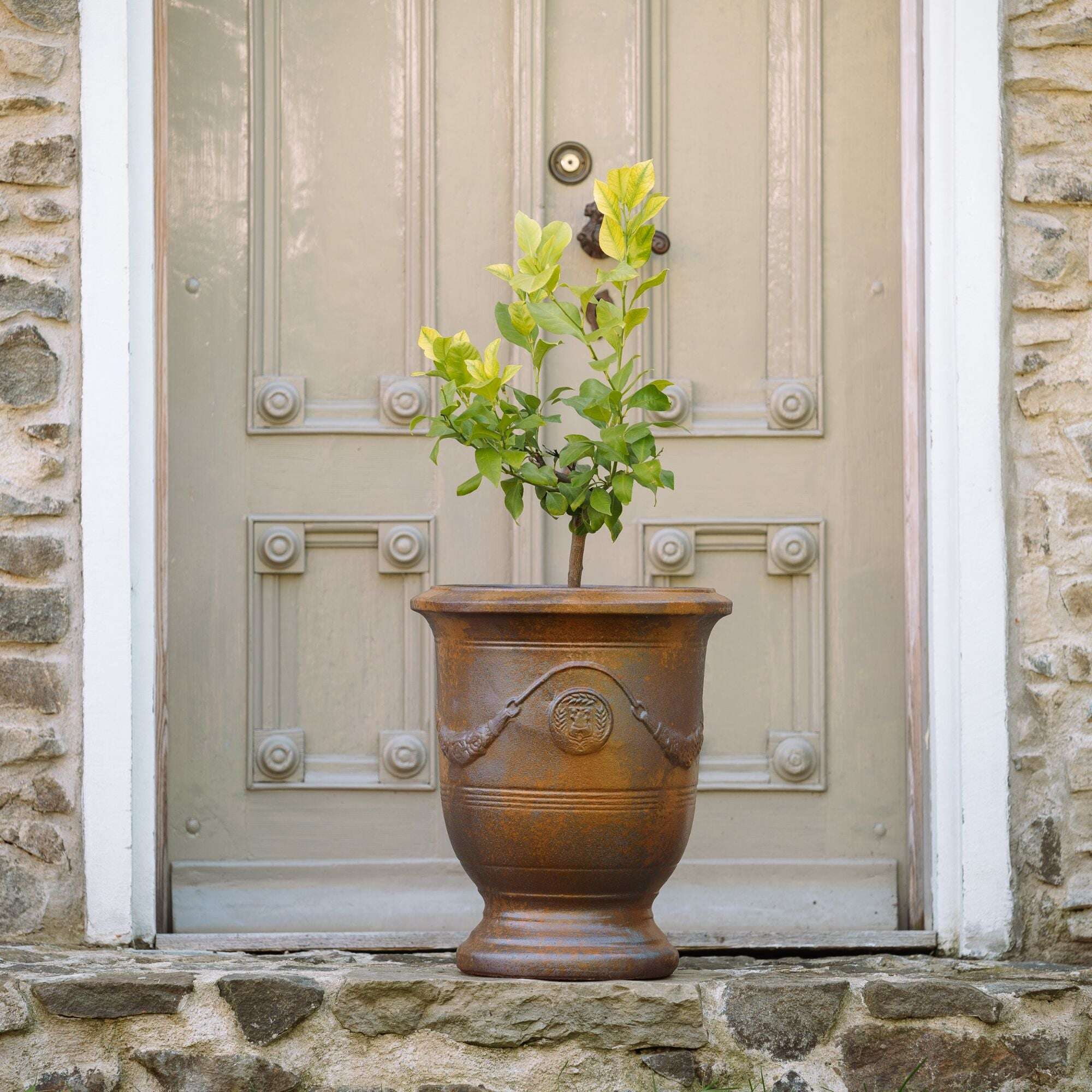 Pot RICHELIEU 46x56cm iron finished Provencelia