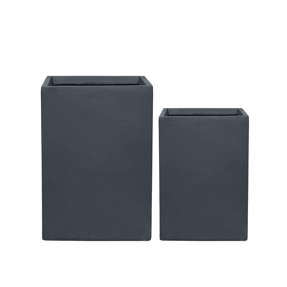 Cache-pot pré percé Kubix rectangle gris foncé en béton fibré, deux tailles sur fond blanc